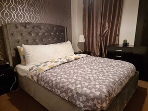 Leilighet, 2 queensize-senger | 2 soverom, strykejern/-brett, wi-fi (inkludert) og sengetøy