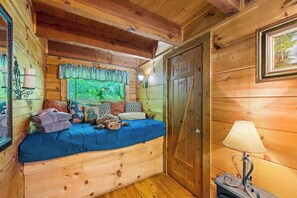 1 bedroom, iron/ironing board, WiFi (free), bed sheets