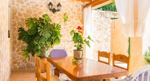 Outdoor dining