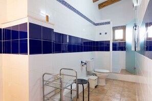 تجهيزات دش، مجففات شعر، مناشف