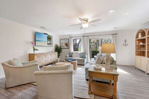 Smart TV - Relaxing Coastal Getaway w/ Private Deck, BBQ, King Suites & Bunk Room (Hilton Head Island)