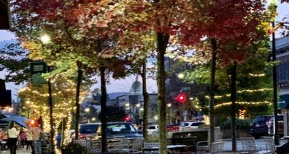 2 BR/Walk Downtown/Local Brews