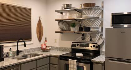 2 BR/Walk Downtown/Local Brews