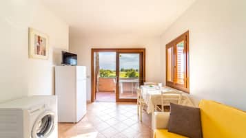 Televisi layar datar 32-inci dengan saluran TV kabel dan TV