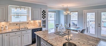 Waterfront San Jacinto River Home w/ Boat Slip!