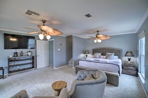 3 habitaciones, tabla de planchar con plancha, internet y ropa de cama