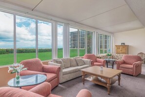 Smart-TV, Bücher, Videothek