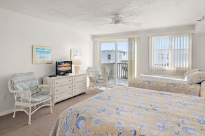 4 Schlafzimmer, Bügeleisen/Bügelbrett