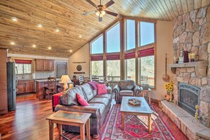 TV, fireplace, DVD player