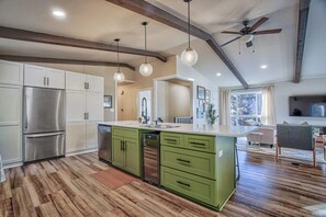 Unclassified image, 4 of 54, button