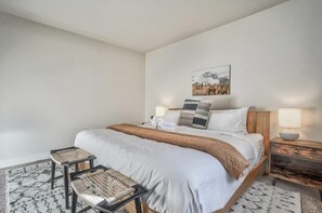 4 chambres, fer et planche à repasser, Wi-Fi, draps fournis