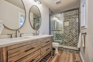 Unclassified image, 3 of 54, button