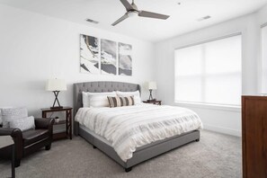 2 chambres, fer et planche à repasser, Wi-Fi, draps fournis