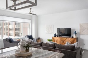 Télévision, espaces bureaux