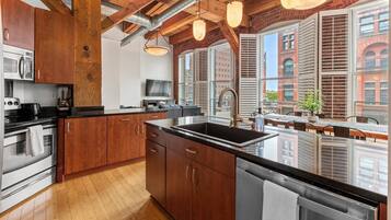 Fridge, microwave, oven, stovetop