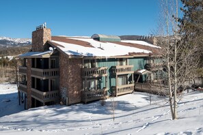 Exterior - 3 bedroom mountain getaway, full kitchen and more! (Winter Park)