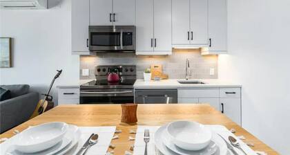 FREE PARKING NY Style Condo in Exchange District