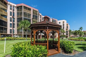 Unclassified image, 4 of 24, button - 2/2 Condo views of the beautiful Marco River (Marco Island)