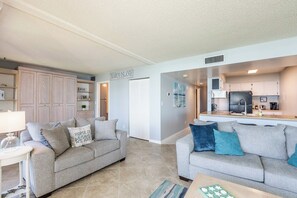 Unclassified image, 5 of 24, button - 2/2 Condo views of the beautiful Marco River (Marco Island)