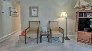Smart TV, offices - Cozy Luxury Villa Near Beach & Marina Hilton Head (Hilton Head Island)