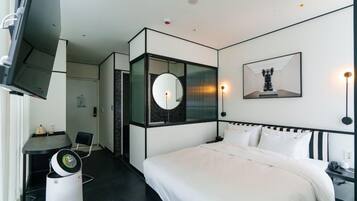 Most Pretty Room_Bathtub | Individually decorated, individually furnished, desk, blackout drapes