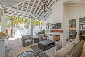 Terrace/patio - St Ivory|Private Community Beach Access|Private Heated Pool (Rosemary Beach)