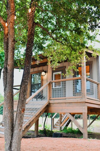6 Son's Geronimo - Birdhouse Cabin
