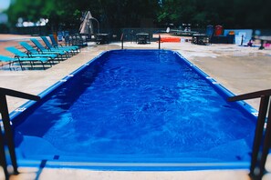 2 kolam renang outdoor