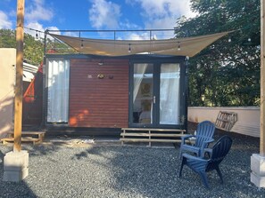 Exterior - ONE BEDROOM TINY HOME ALL TO YOURSELF W/ OCEAN VIEW AND FULL BATHROOM & KITCHEN (Aguadilla)