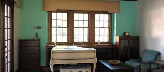 Entire 6 bedrooms Spanish Villa for Weekly Rental