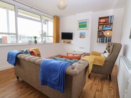 2 habitaciones, decoración personalizada y muebles diferentes 