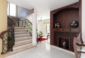 Interior - villa con vista a la montana,a poco minutos de la playa, en republica dominicana (Puerto Plata)