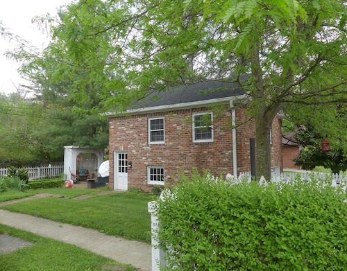 Cozy Urban Loft Near Downtown Frankfort