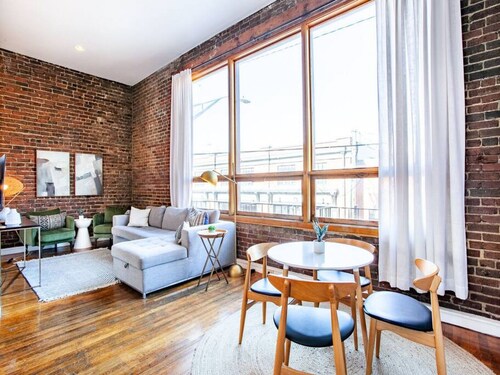 Modern Old City Loft - Downtown Knoxville
