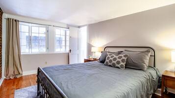 2 bedrooms, desk, iron/ironing board, free WiFi