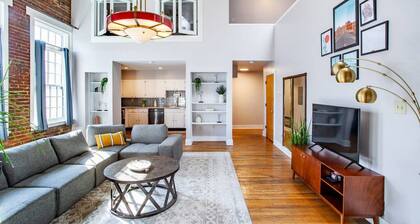 Heart of the Old City- Minutes from Market Square