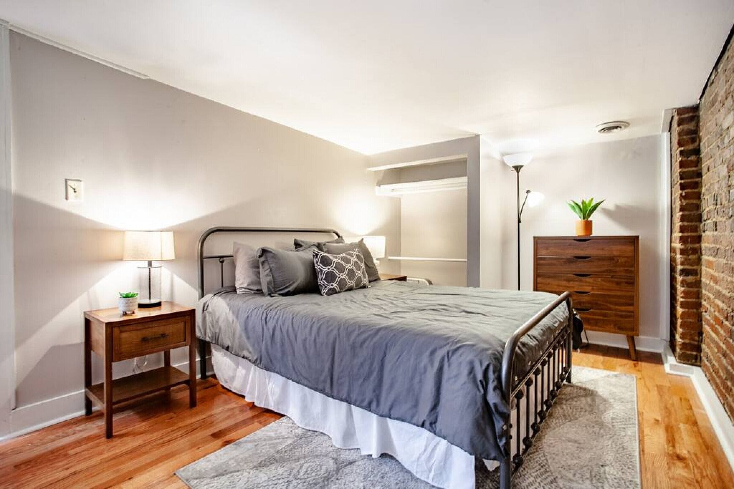 2 bedrooms, desk, iron/ironing board, free WiFi