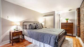 2 bedrooms, desk, iron/ironing board, free WiFi