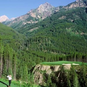 Golf - Chic Retreat | Modern | Pool | Hot Tub | Gym (Invermere)