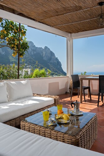 Capri Town Apartments - Comfort - Ideal for 2 couples