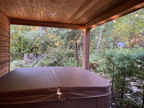 Property grounds - Luxury Glacier Home, covered hottub/King/EV/Wifi (Deming)