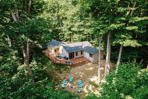 Spacious Home Walkable to Long Lake - Knot on Call