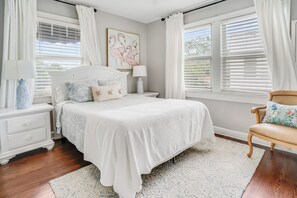 3 Schlafzimmer, Zimmersafe, Schreibtisch, Bügeleisen/Bügelbrett