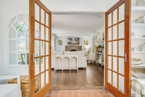 New! Villa Del Sol--7 min to Ocean w/Salt Pool. 2 miles to Downtown. Sleeps 6