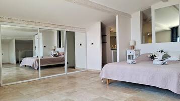 5 chambres, fer et planche Ă repasser, Wi-Fi gratuit, draps fournis