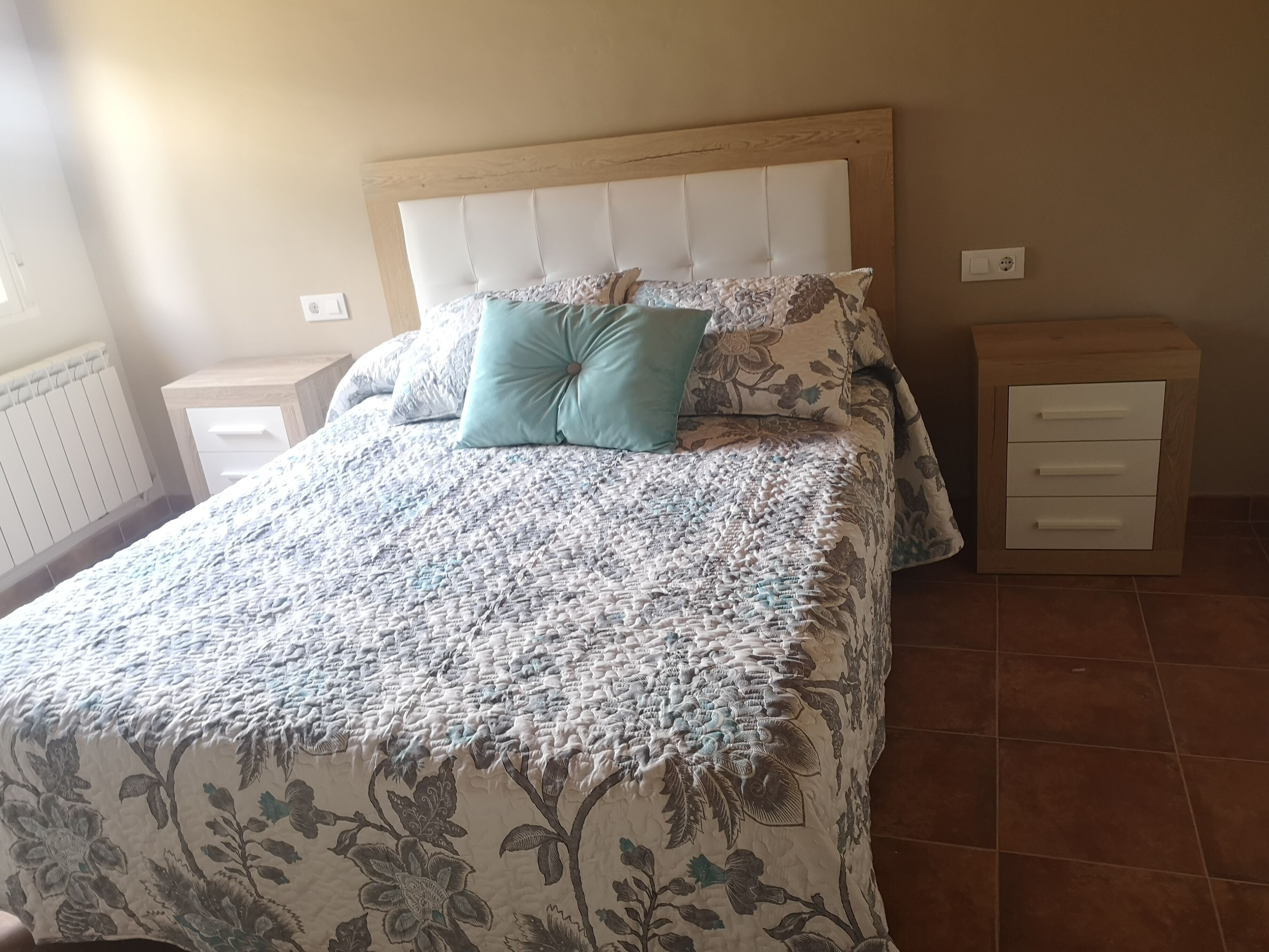 3 bedrooms, desk, travel cot, free WiFi