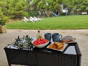 屋外ダイニングエリア