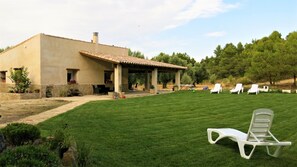 Property grounds - tranquility and absolute privacy in the middle of nature (La Portellada)