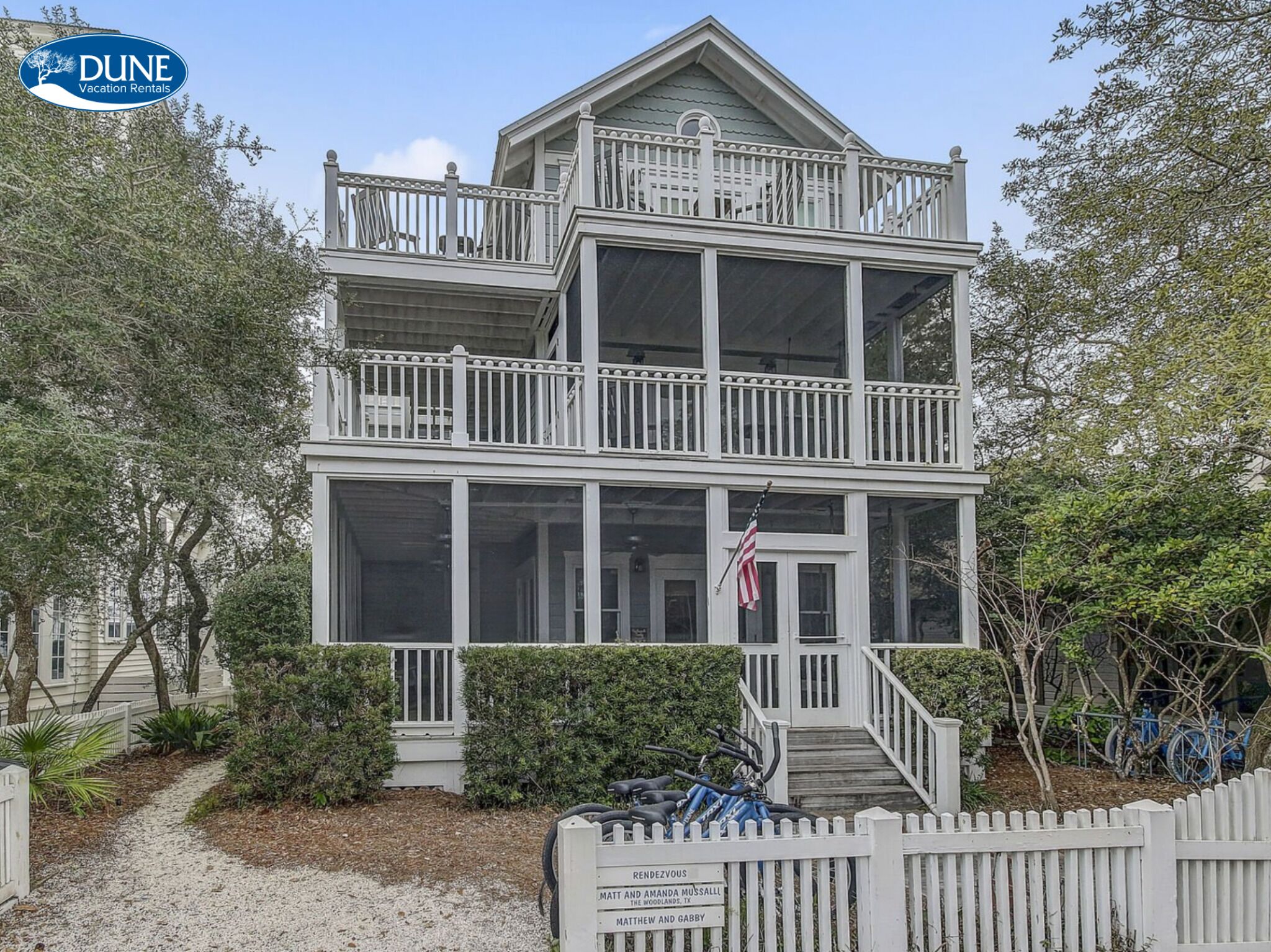 Short Distance to the White Sandy Beaches, Rendezvous Main House + Carriage in Seaside