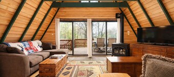 The Owls Perch: Cabin w/ Game Room & Pet Friendly